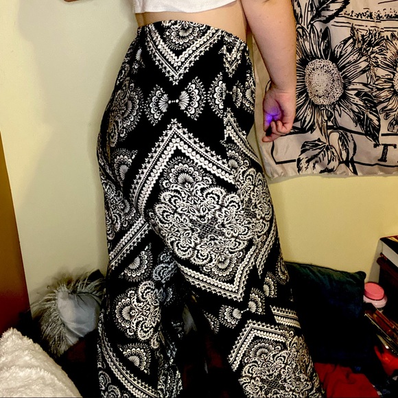 flowy patterned hippy pants - Picture 1 of 4